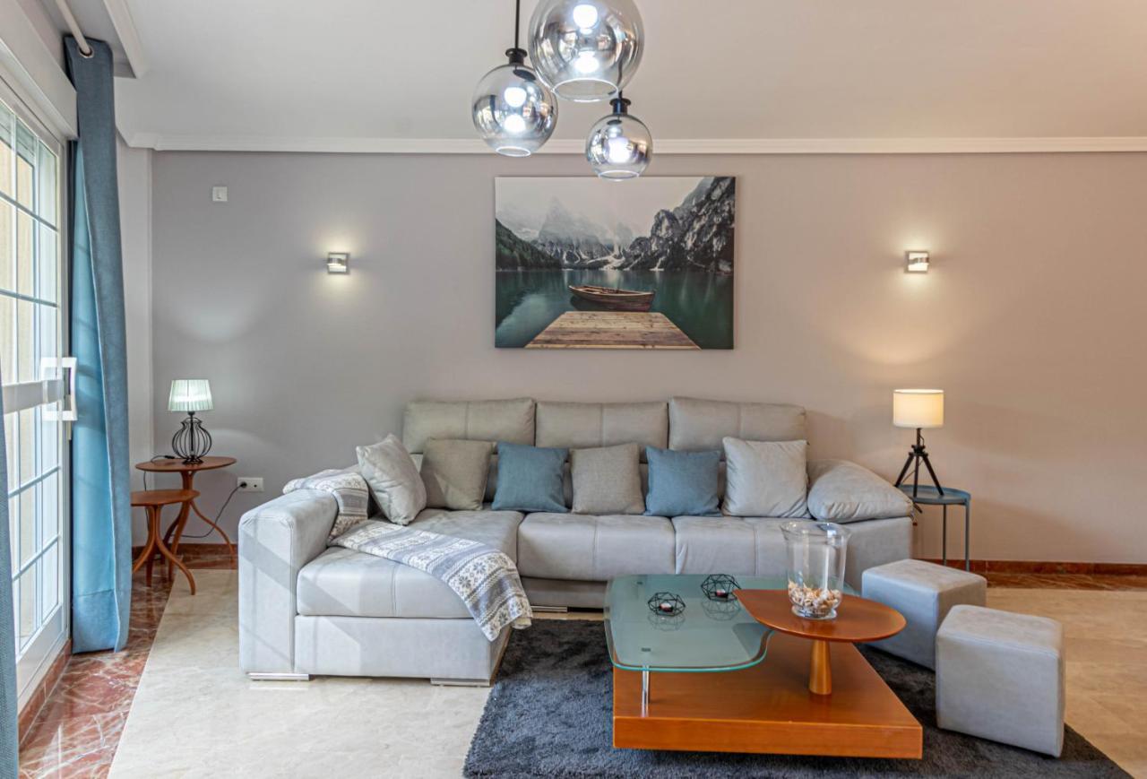 797 Holiday Rentals- Piso Con Amplia Terraza A Solo 1 Min De La Playa Бенальмадена Экстерьер фото