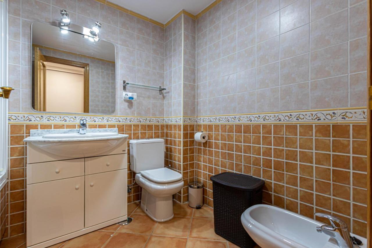 797 Holiday Rentals- Piso Con Amplia Terraza A Solo 1 Min De La Playa Бенальмадена Экстерьер фото