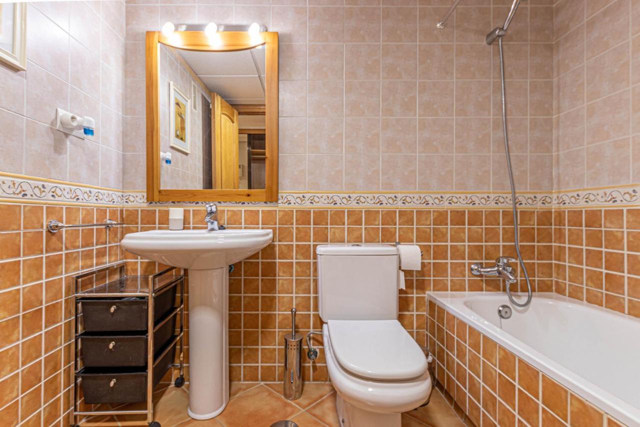 797 Holiday Rentals- Piso Con Amplia Terraza A Solo 1 Min De La Playa Бенальмадена Экстерьер фото