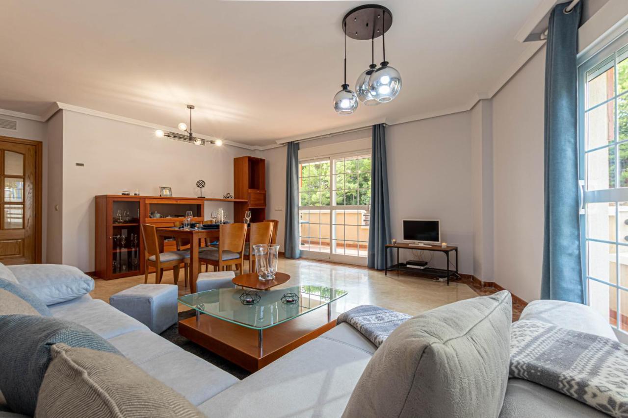 797 Holiday Rentals- Piso Con Amplia Terraza A Solo 1 Min De La Playa Бенальмадена Экстерьер фото